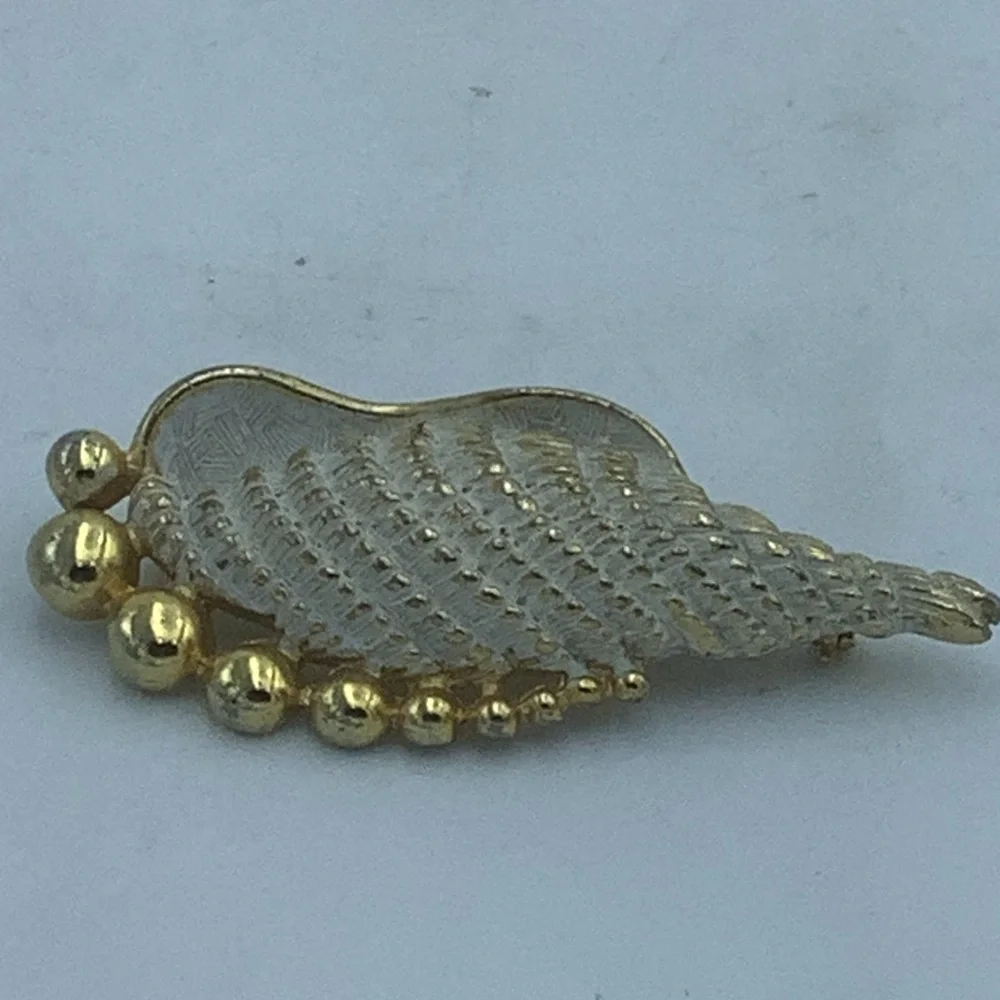 Sarah Coventry Gold and White Sea Shell Brooch